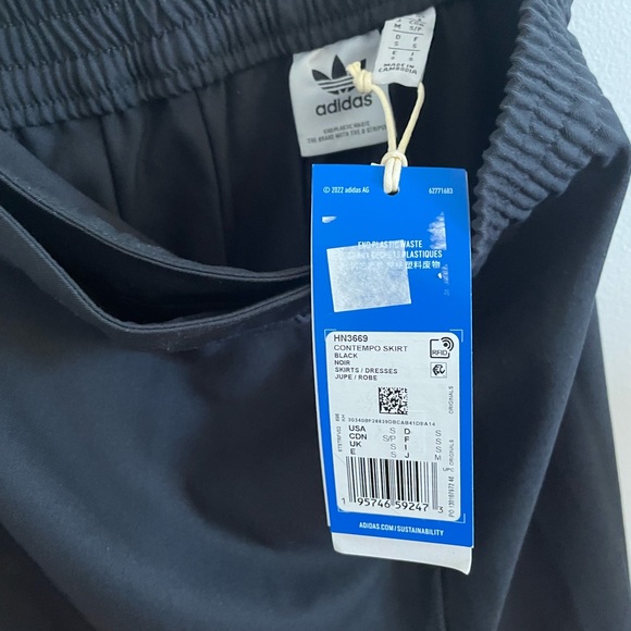 NWT Adidas gender neutral skirt size small - Picture 8 of 8